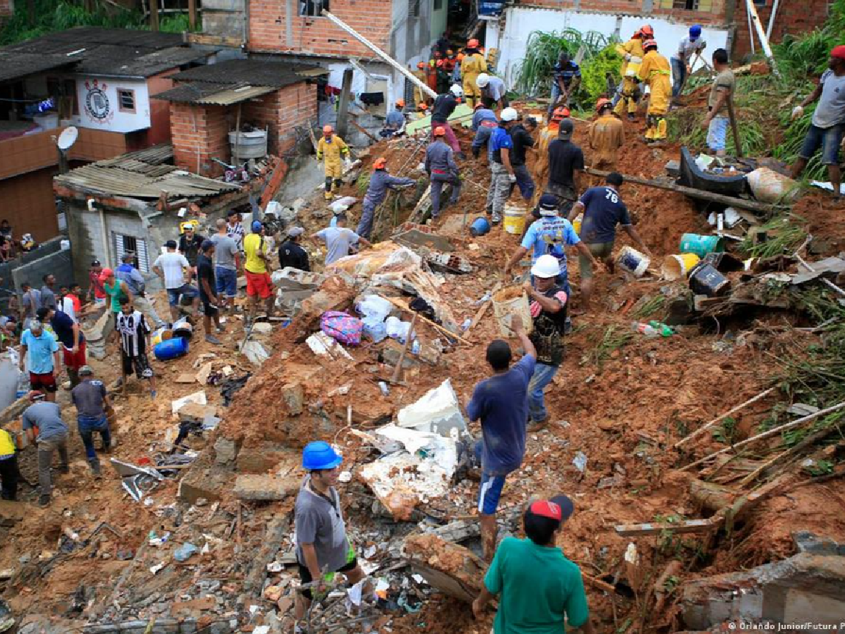 Brasil Suman Los Muertos Por Las Lluvias Y Decenas De Personas