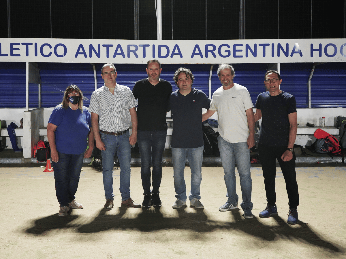 La Cancha De Hockey Ya Tiene La Nueva Iluminaci N La Voz De San Justo