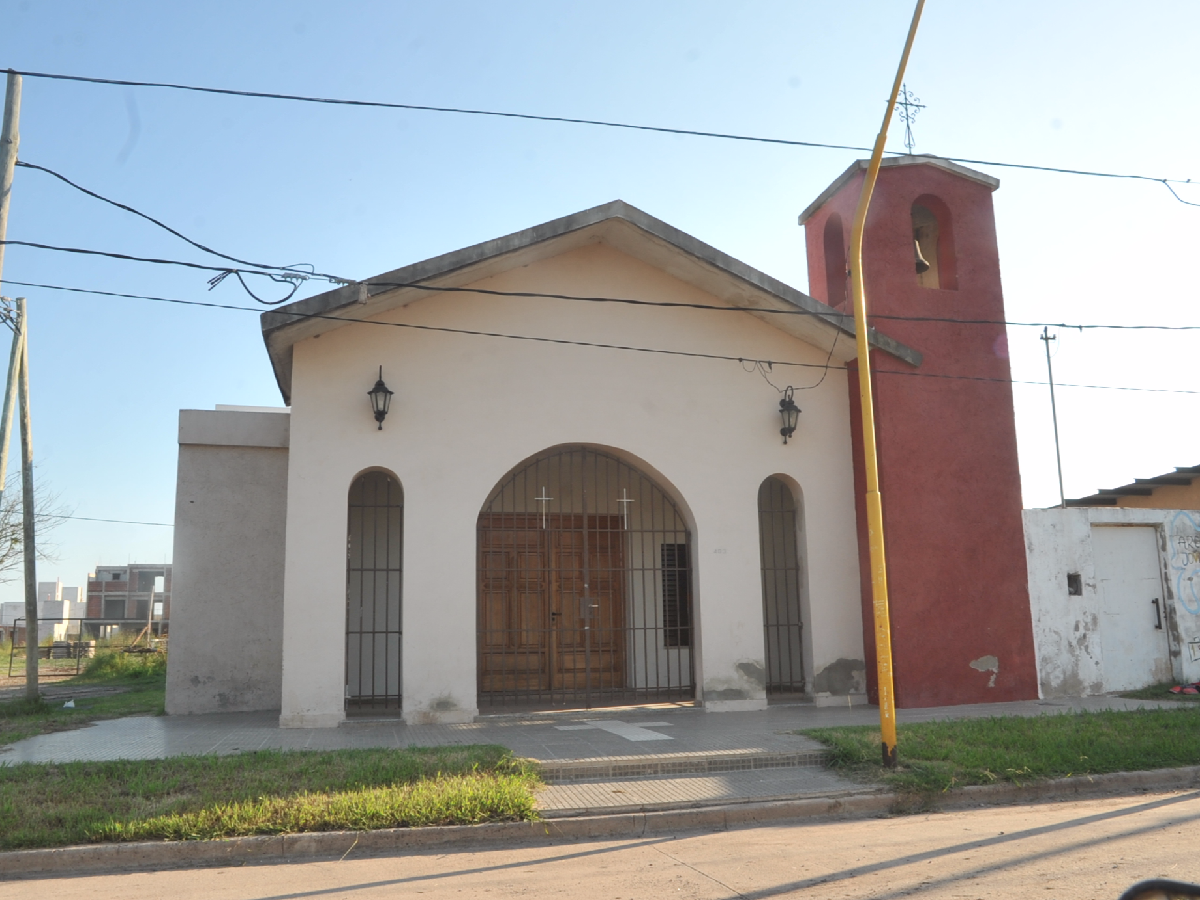 La Iglesia Nuestra Señora de Lourdes realiza triduo y fiesta patronal