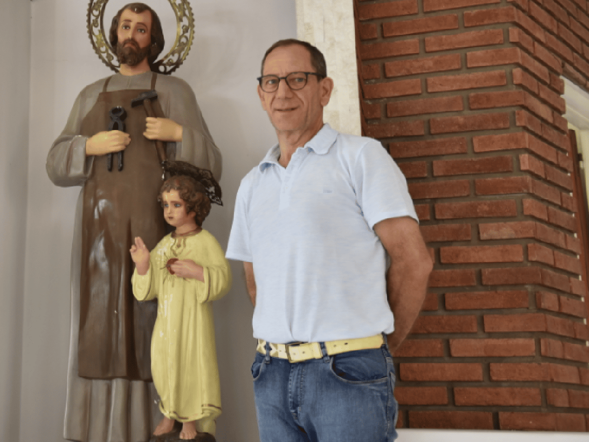 Otro sacerdote que se va: Héctor Combina deja la parroquia "San José Obrero"
