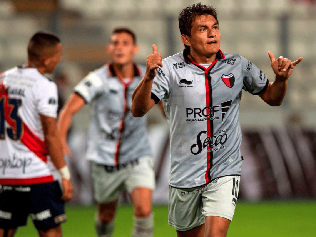 Colón debutó con una goleada en Perú