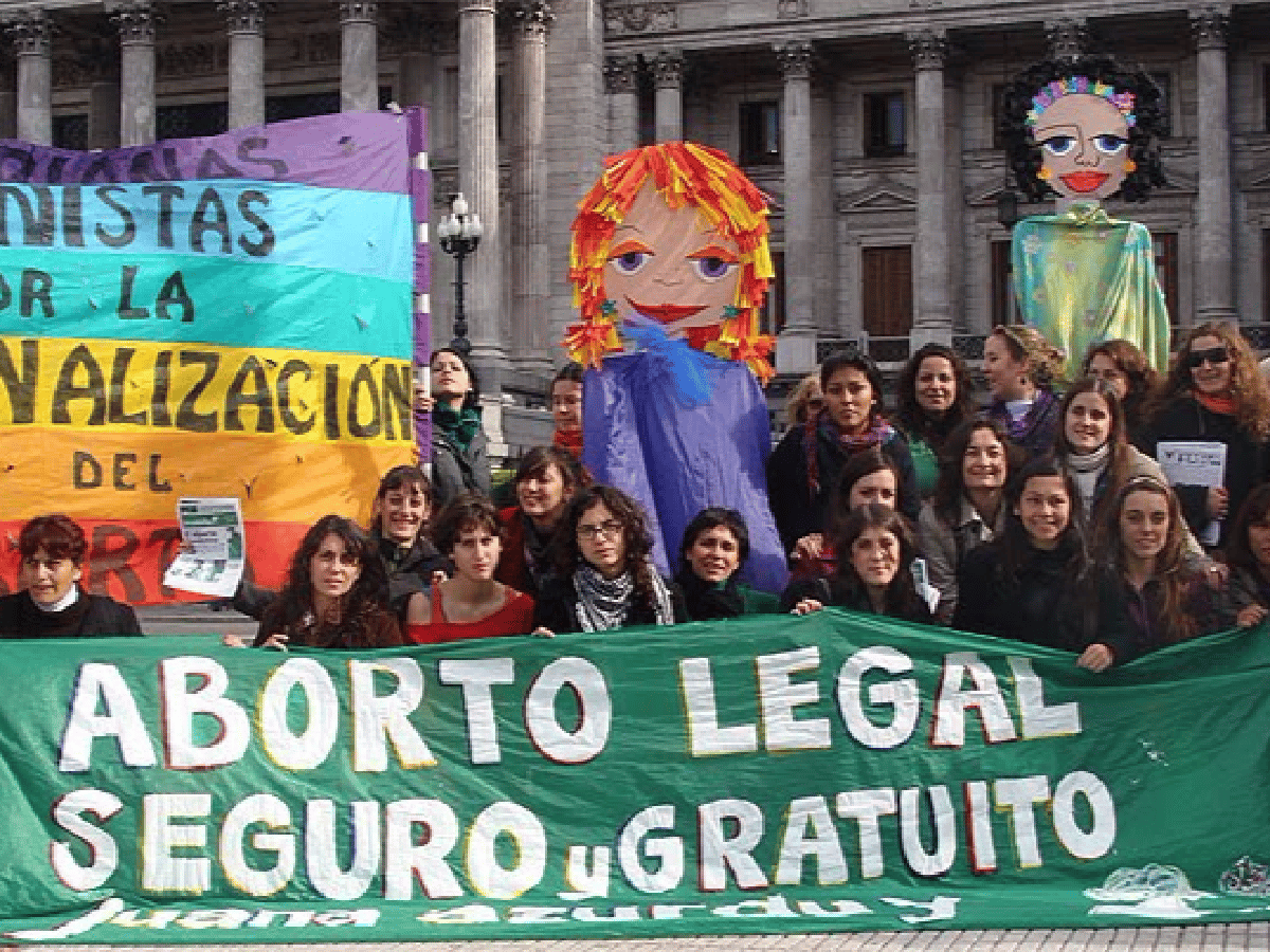 Proyecto de aborto legal: diputadas quieren tratarlo el 8/3 