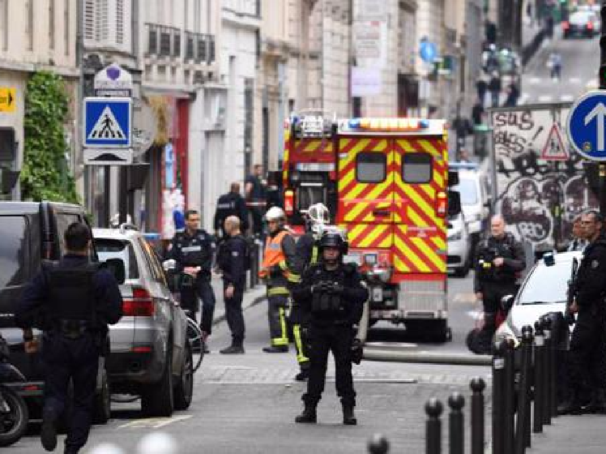 París: Policía libera ilesos a dos rehenes y detiene a captor 