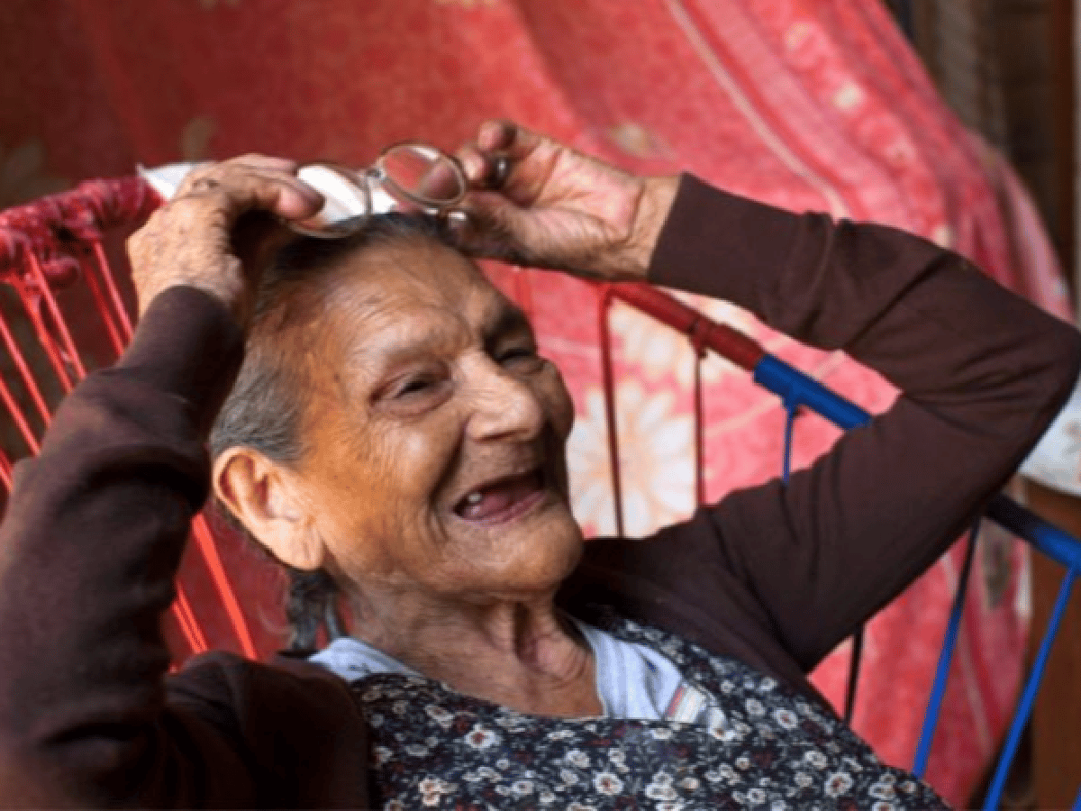 Mexicana de 96 años decidida a alcanzar su sueño: estudiar bachillerato