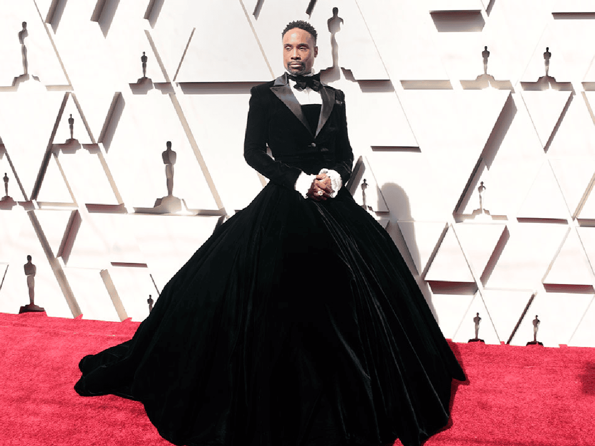 El “traje-vestido” que se llevó todas las miradas en la alfombra roja de los Oscars