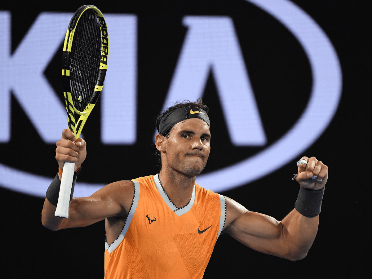 Nadal y Federer avanzan en Australia