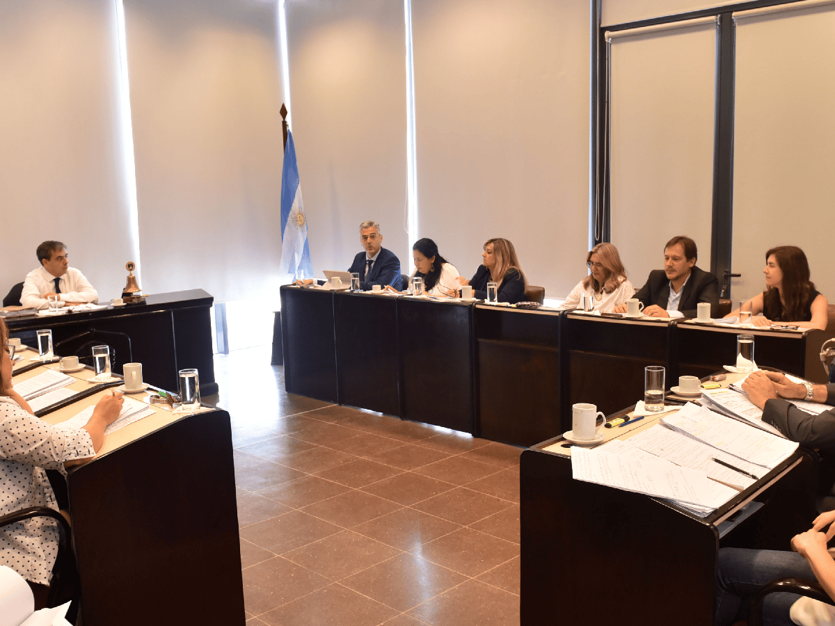 Con el apoyo de Bernarte y Lenis, el oficialismo aprobó el Presupuesto, Tarifaria y Tributaria