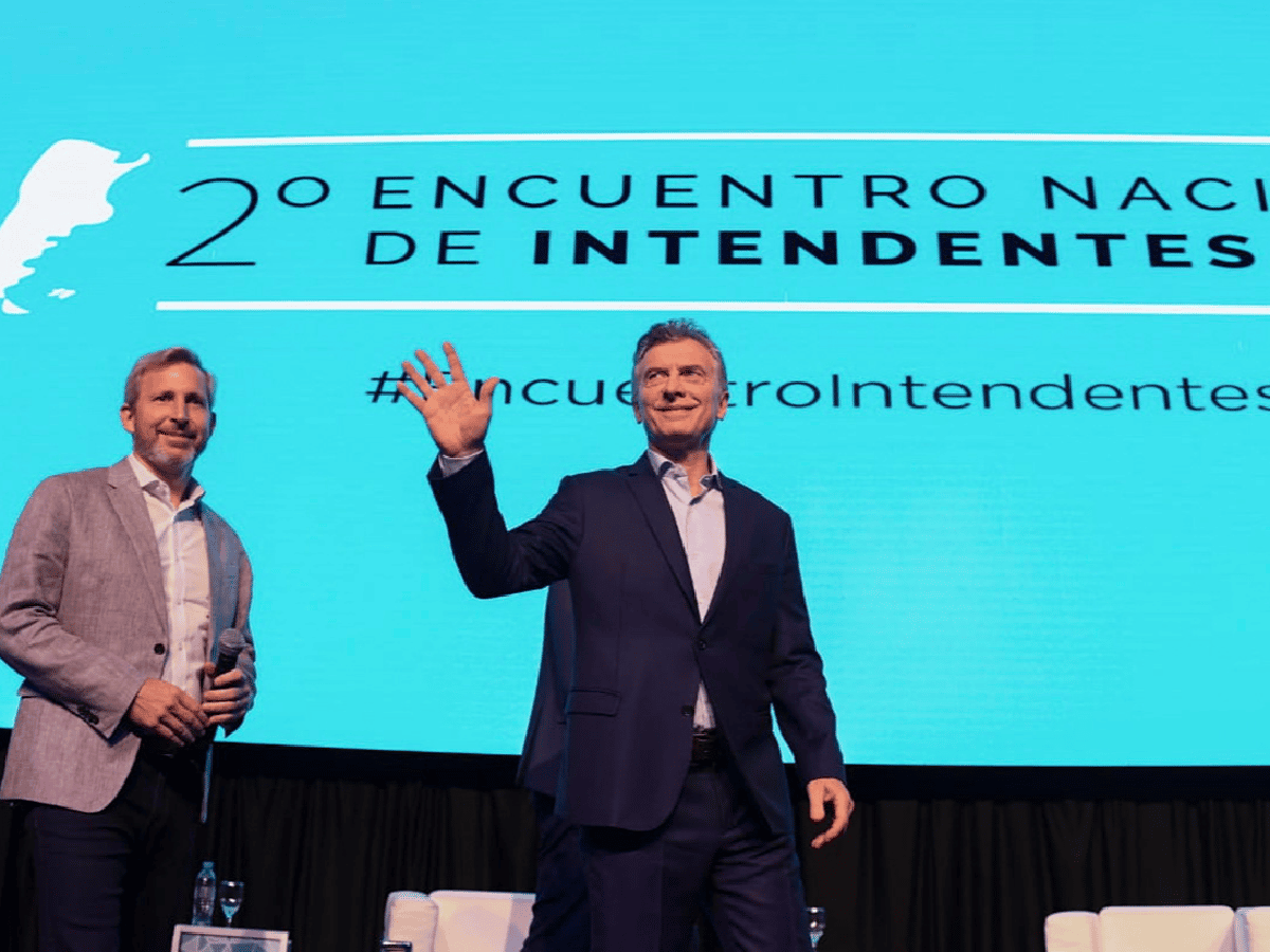 "De 2.300 municipios, menos de 120 son liderados por mujeres", dijo Macri   