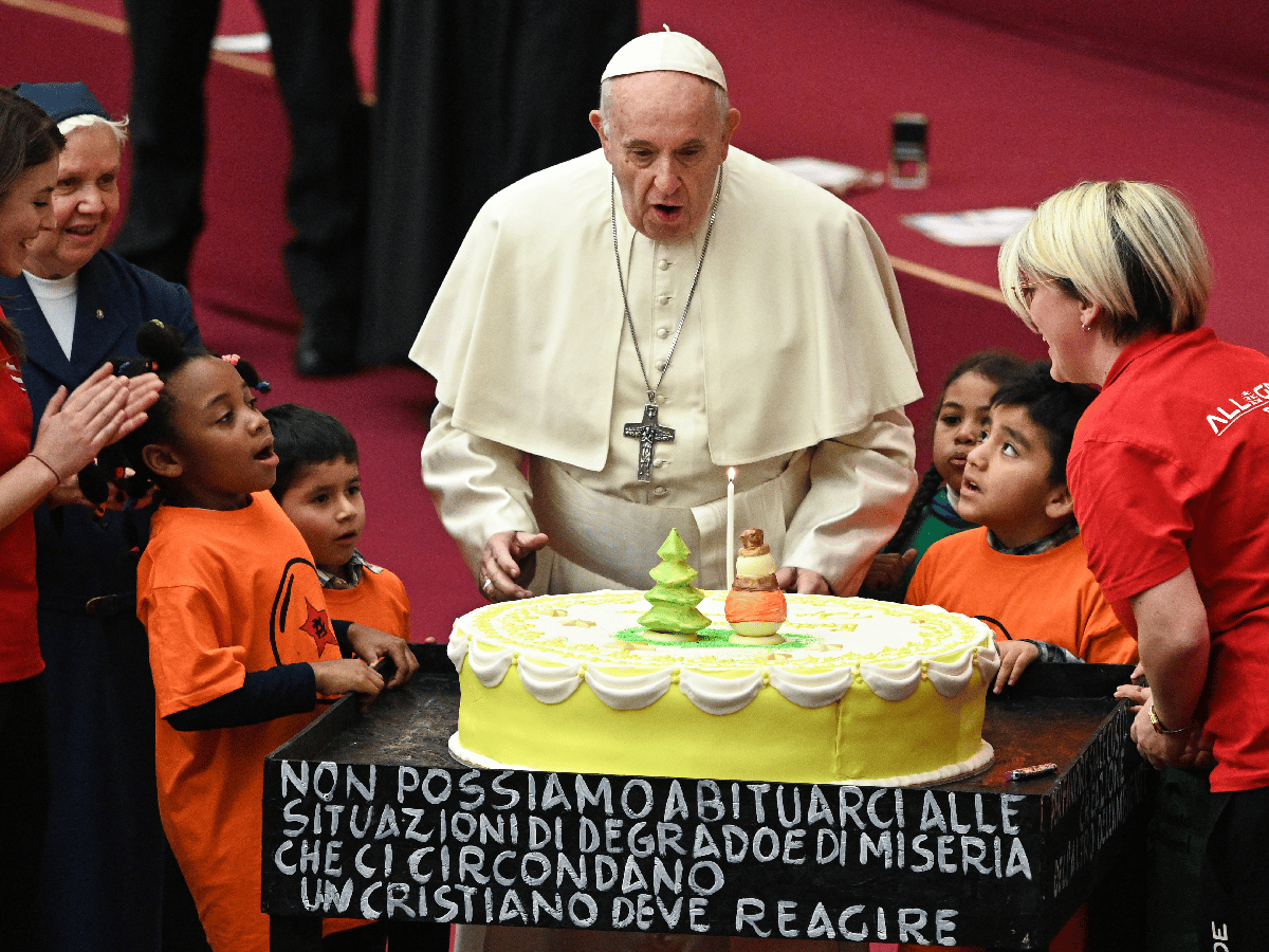 El papa Francisco cumple 82 años, sin celebraciones especiales en el Vaticano