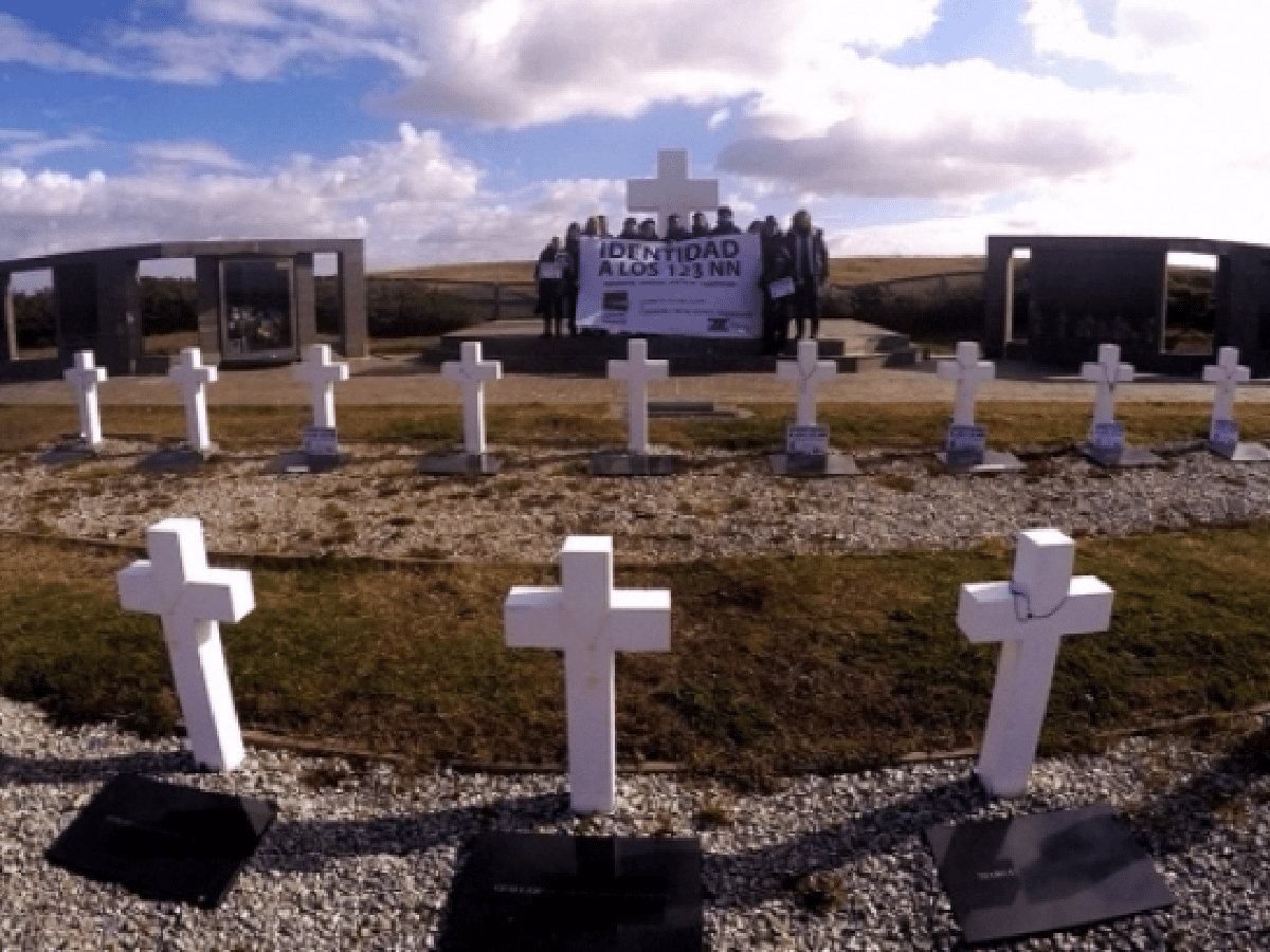 Comienza la identificación de los soldados NN enterrados en Malvinas