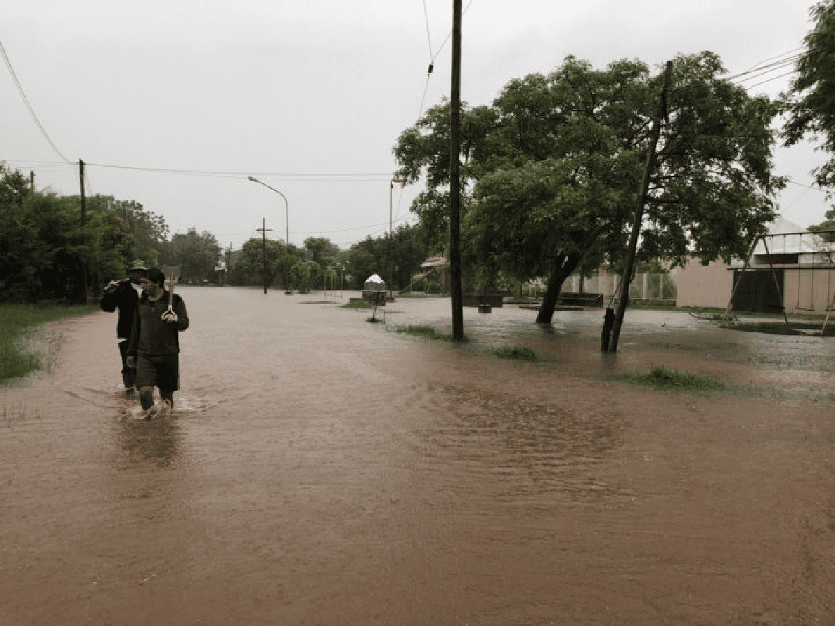 Más de 2500 evacuados por inundaciones en Corrientes. 