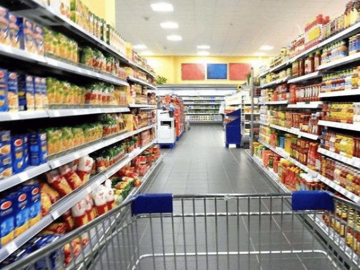 Por la recesión, supermercados y shoppings ya llevan tres meses consecutivos de caídas de ventas