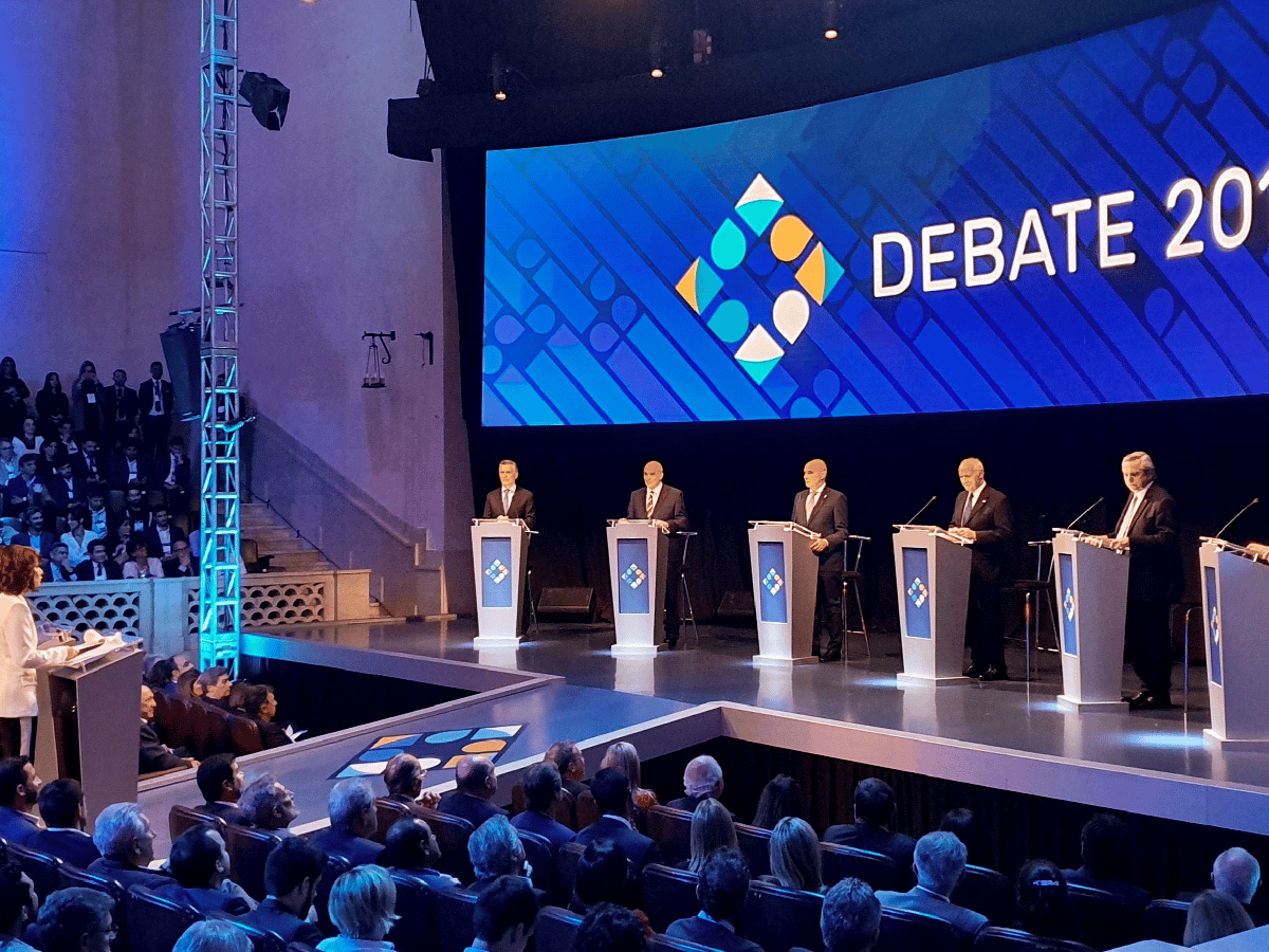 Con cruces entre Macri y Fernández, debatieron los candidatos a presidente