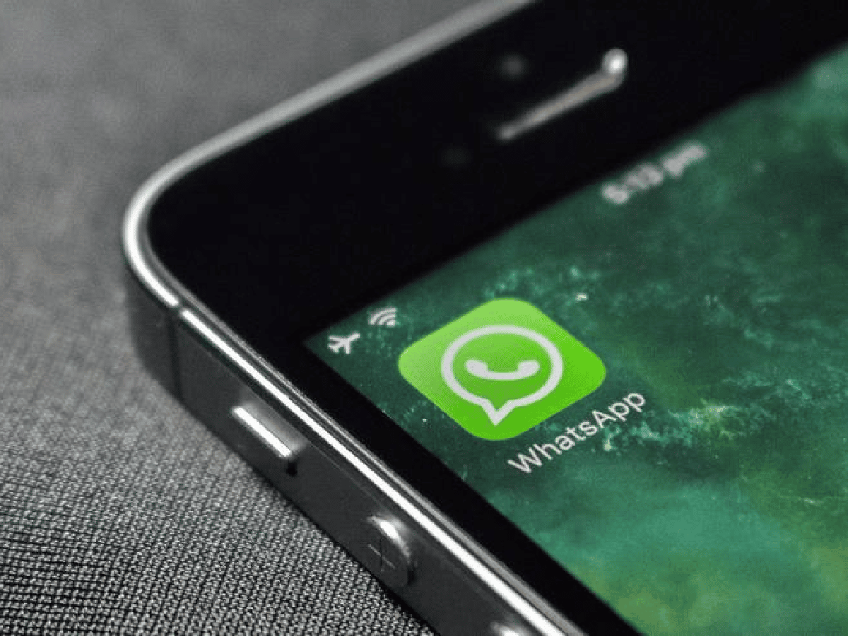 Descubren una app falsa de WhatsApp que tuvo un millón de descargas