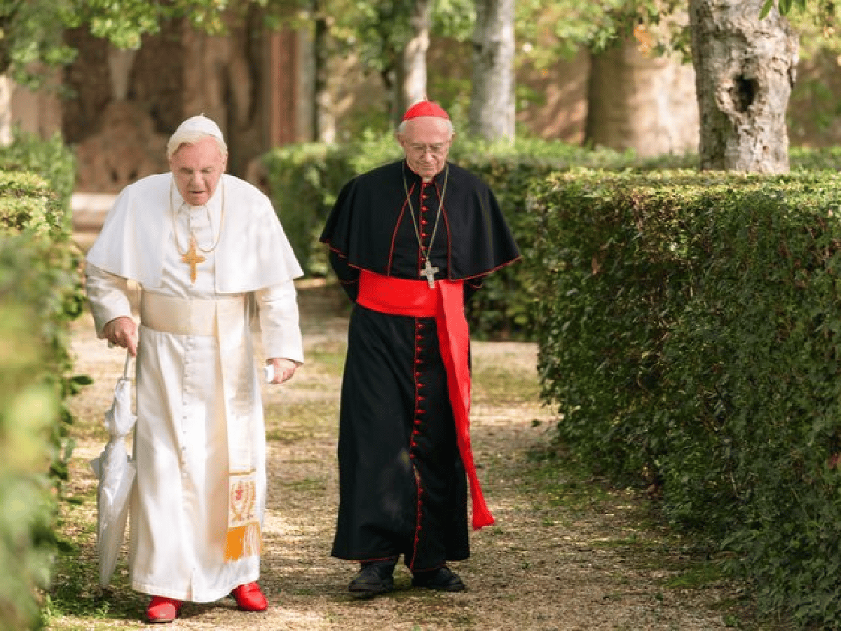 "Los dos papas", una mirada intima a la iglesia católica 