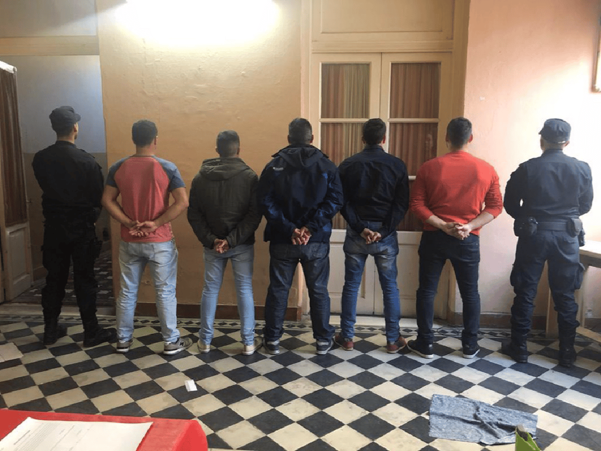 Persecución en San Miguel del Monte: siete policías detenidos 