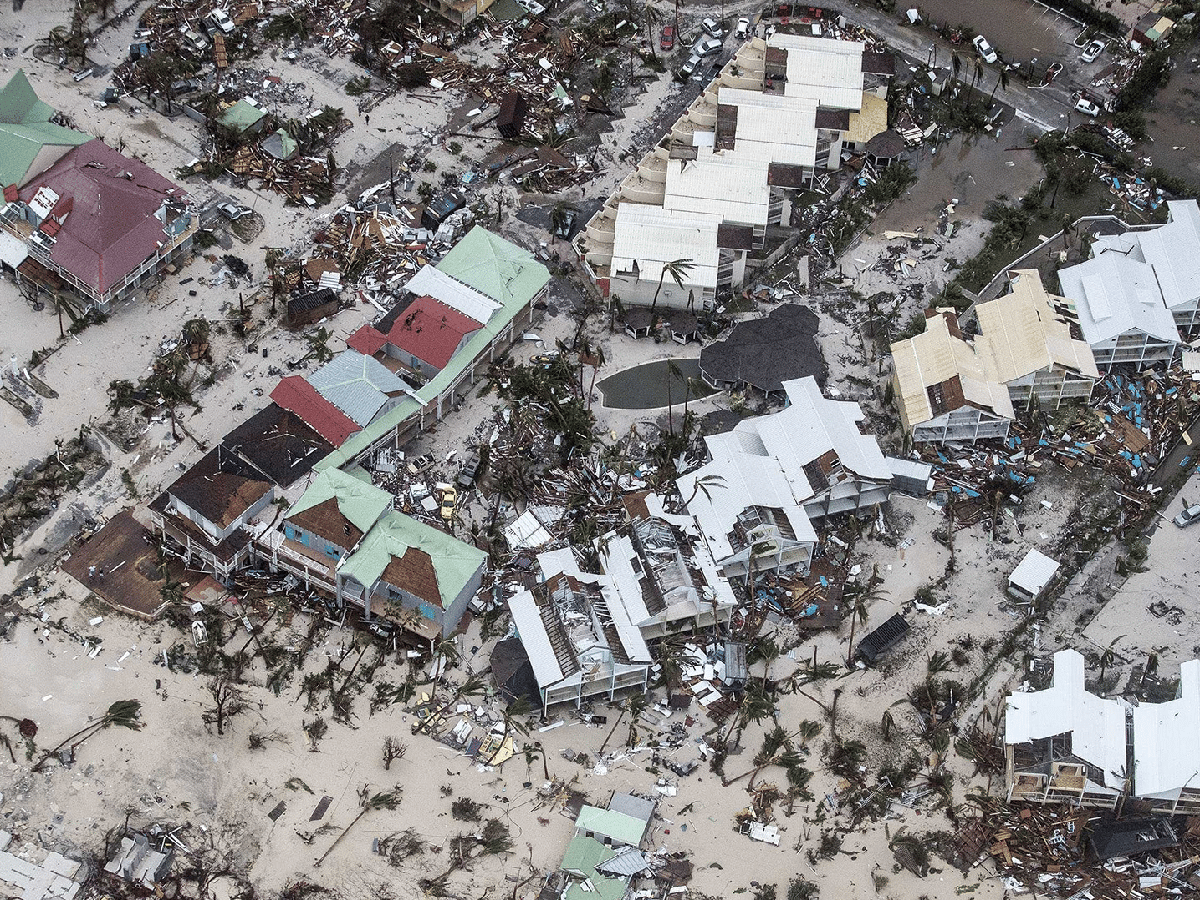 "Irma" arrasó islas del Caribe y "José" ya es huracán categoría tres