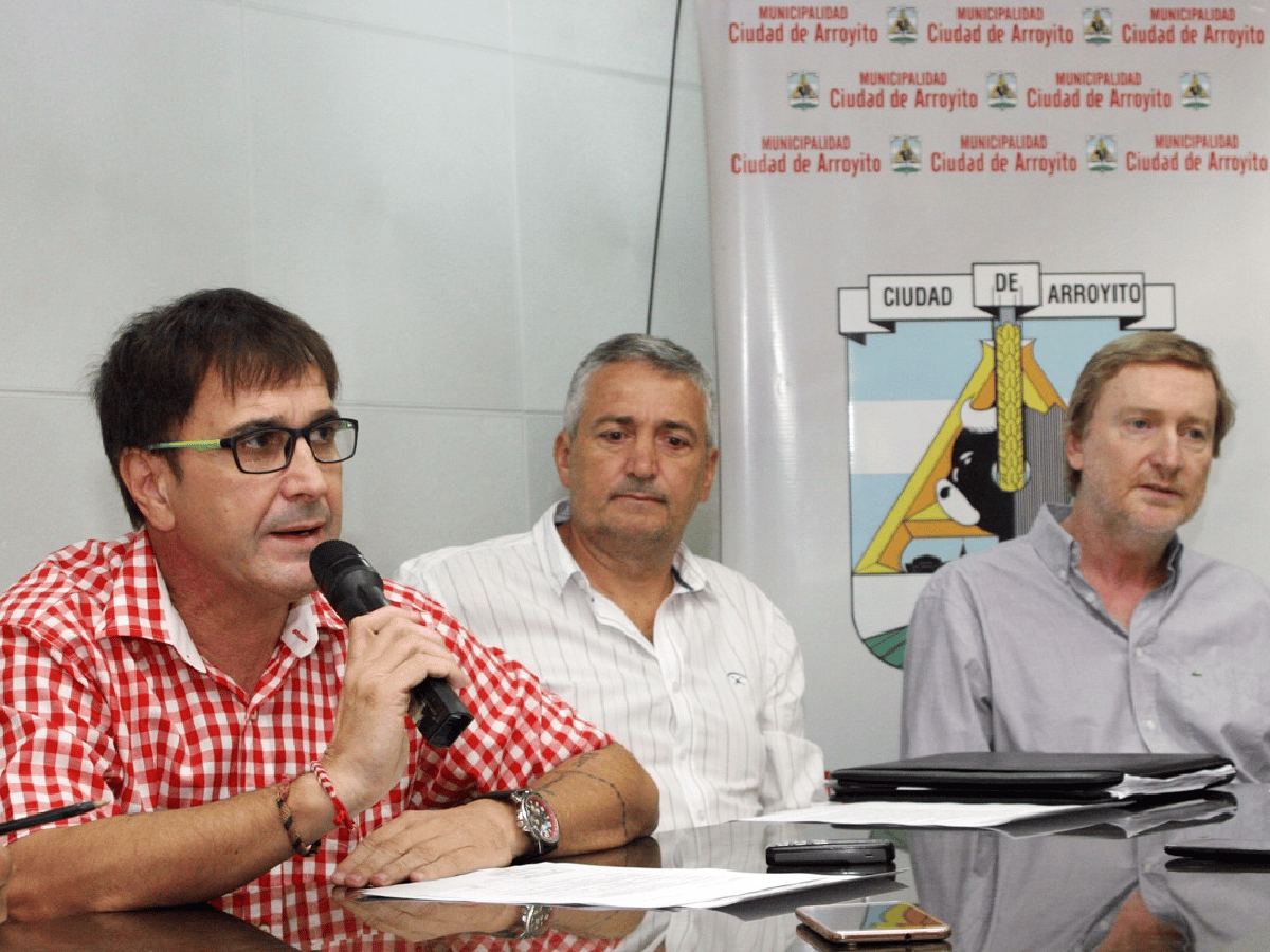 Arroyito: el municipio revisaría impuesto del 10% por alumbrado público        
