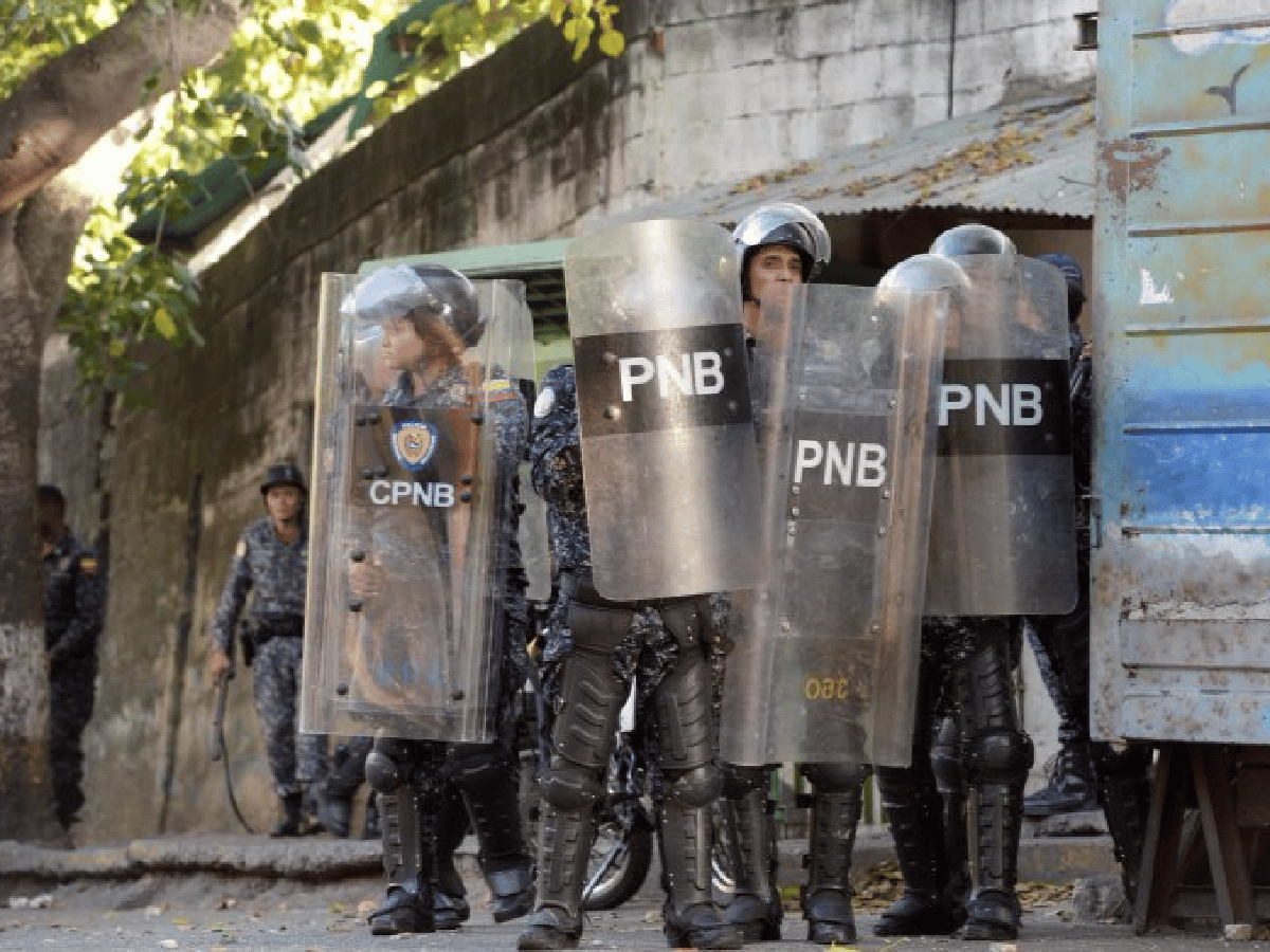 Venezuela confirmó detención de 27 militares tras la sublevación militar en Cotiza