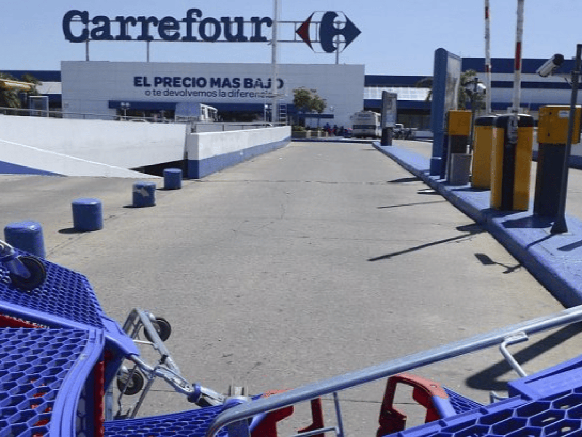 Carrefour cierra su hipermercado en Boedo y recorta 170 empleos