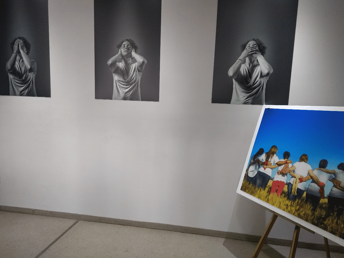 Víctimas de violencia de género exponen fotos en Casa de Córdoba 