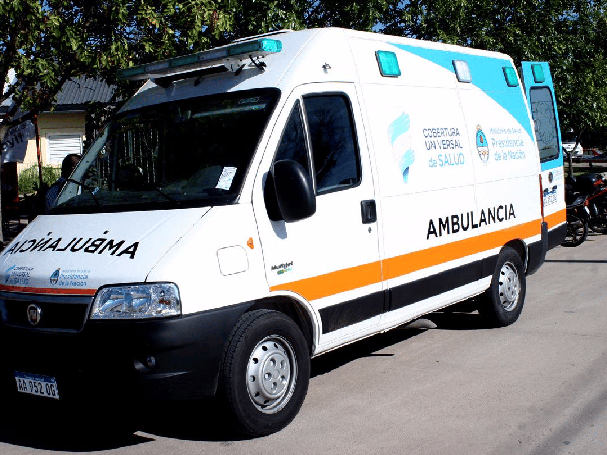 La Provincia entregó una ambulancia en Arroyito  