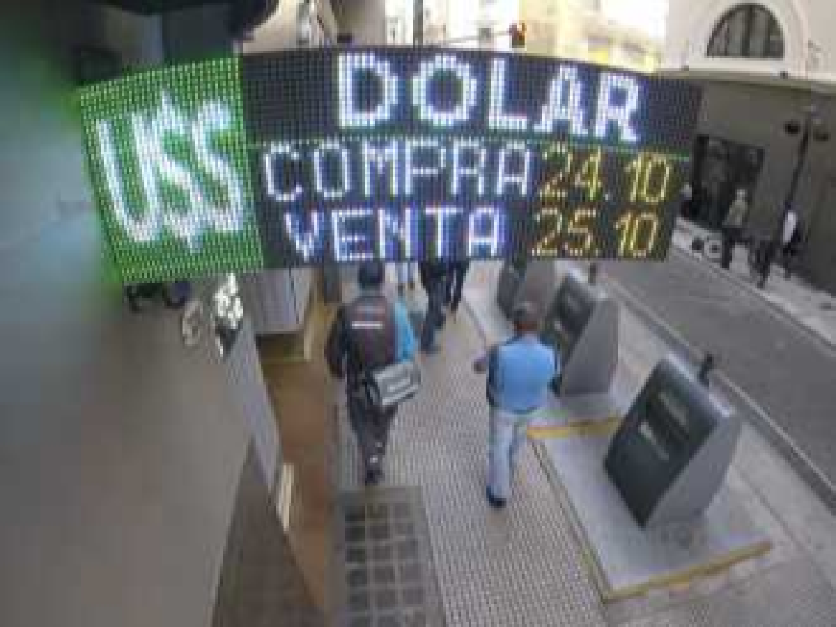 Por la firme demanda, el dólar volvió a subir y trepó a $25,47 el martes