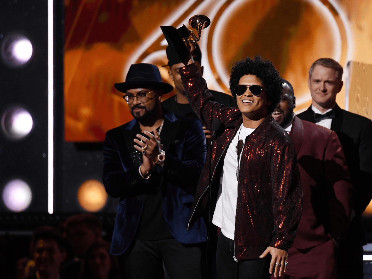 Bruno Mars fue el gran rey en la 60° edición de los premios Grammy