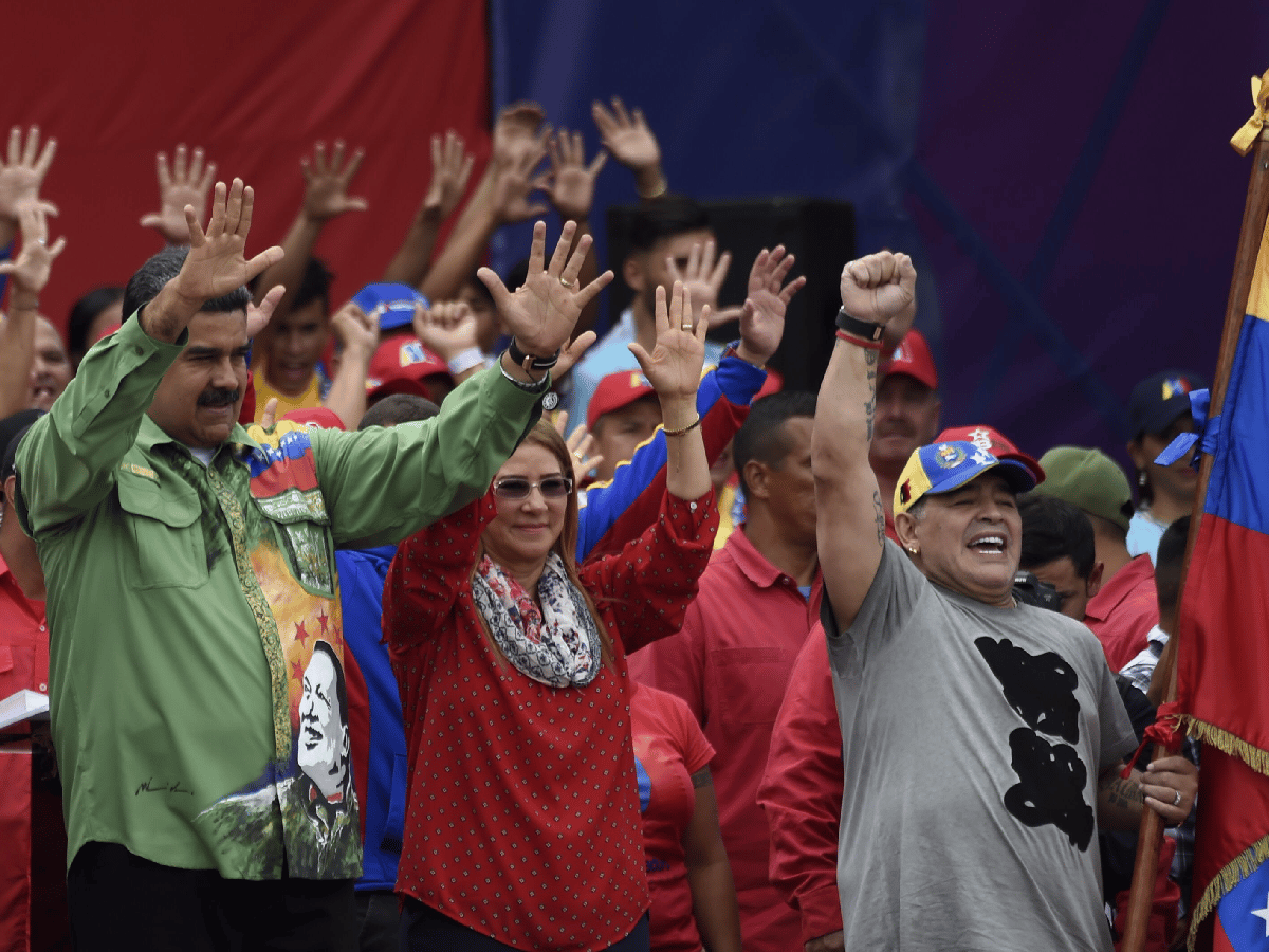 Maradona acompañó a Maduro en el cierre de campaña 