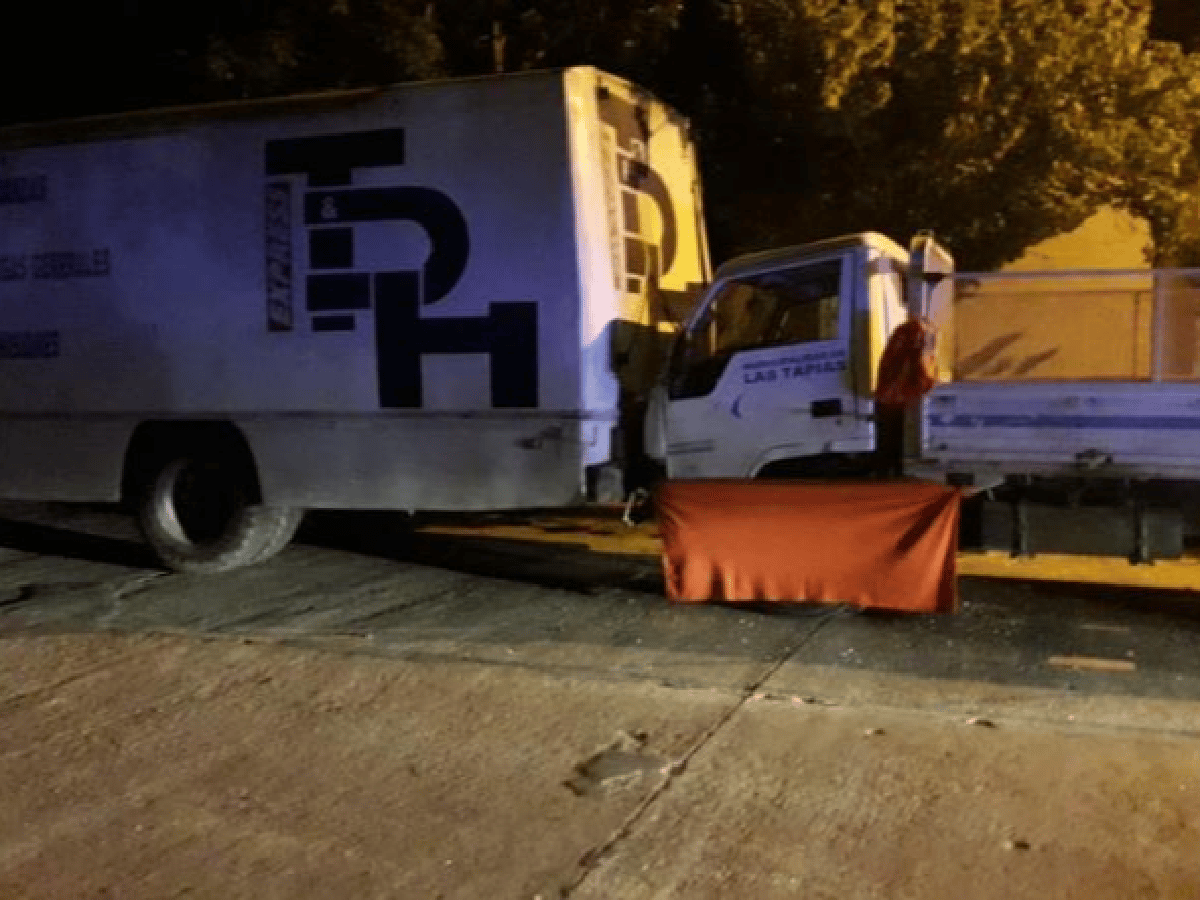 Un joven murió aplastado por la cabina rebatible de un camión en Villa Dolores