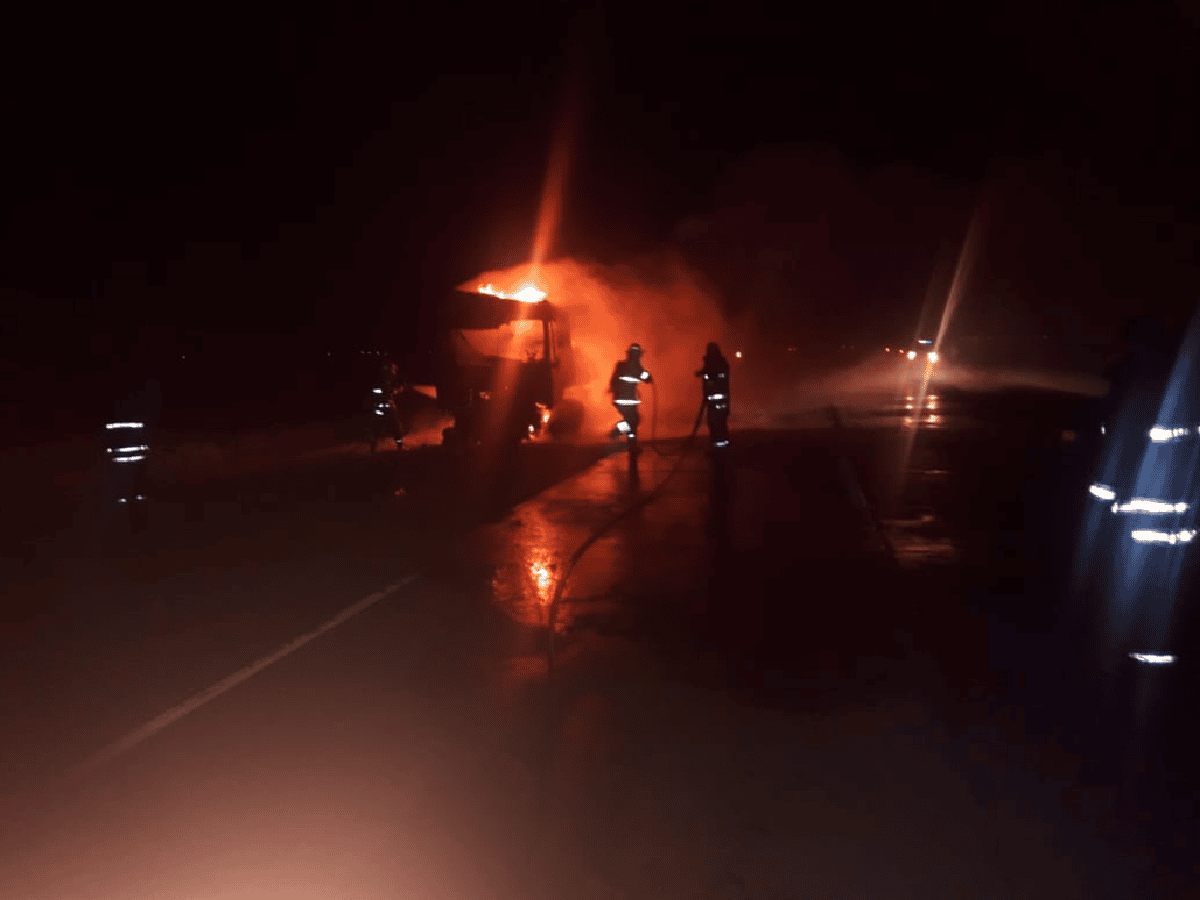 Un camión se prendió fuego en Porteña