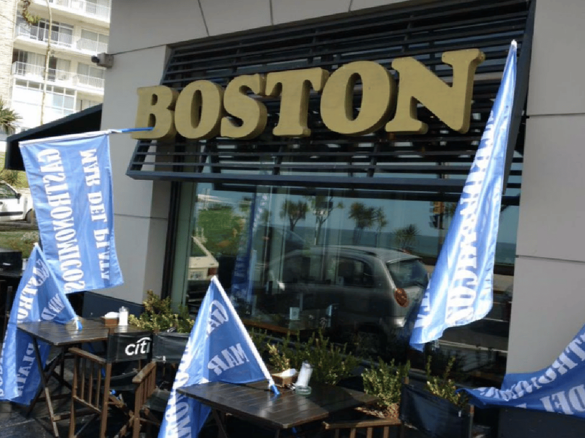 Por la caída de ventas, la  cadena de confiterías Boston  despidió a 60 de sus 80 empleados  