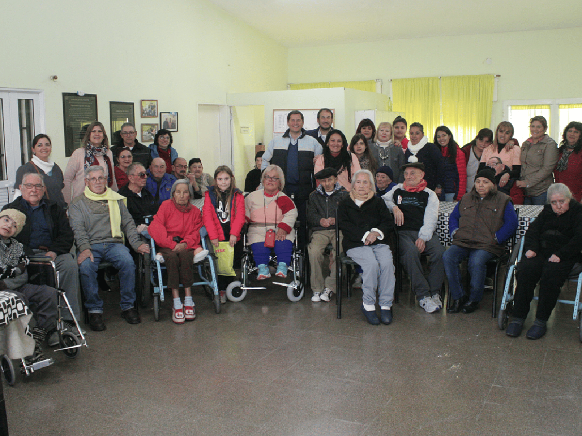  Accesibilidad e inclusión en el Hogar: para su cumpleaños recibió una  silla motorizada   