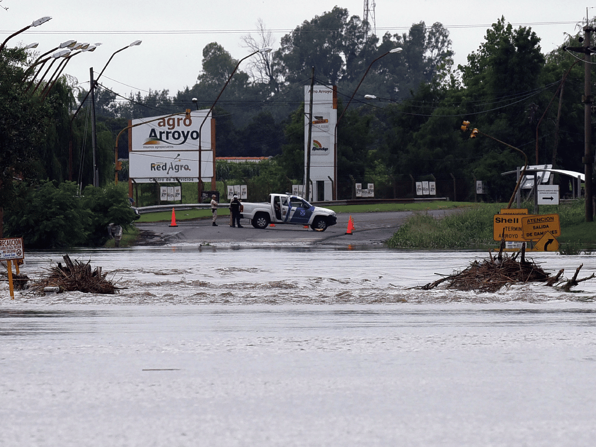 Intensas lluvias e inundaciones causan estragos y 2.500 evacuados en Santa Fe