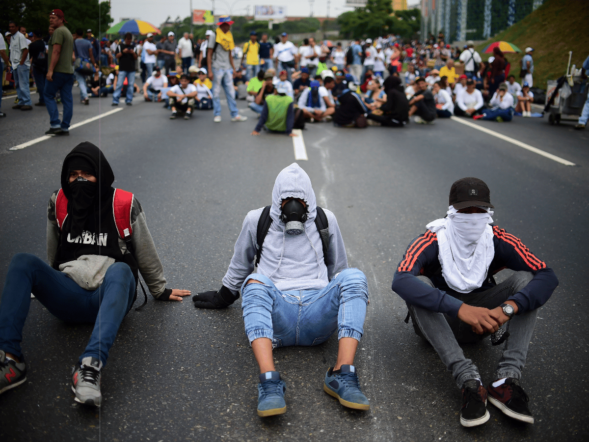 Venezuela: oposición protestó con caminatas y sentadas