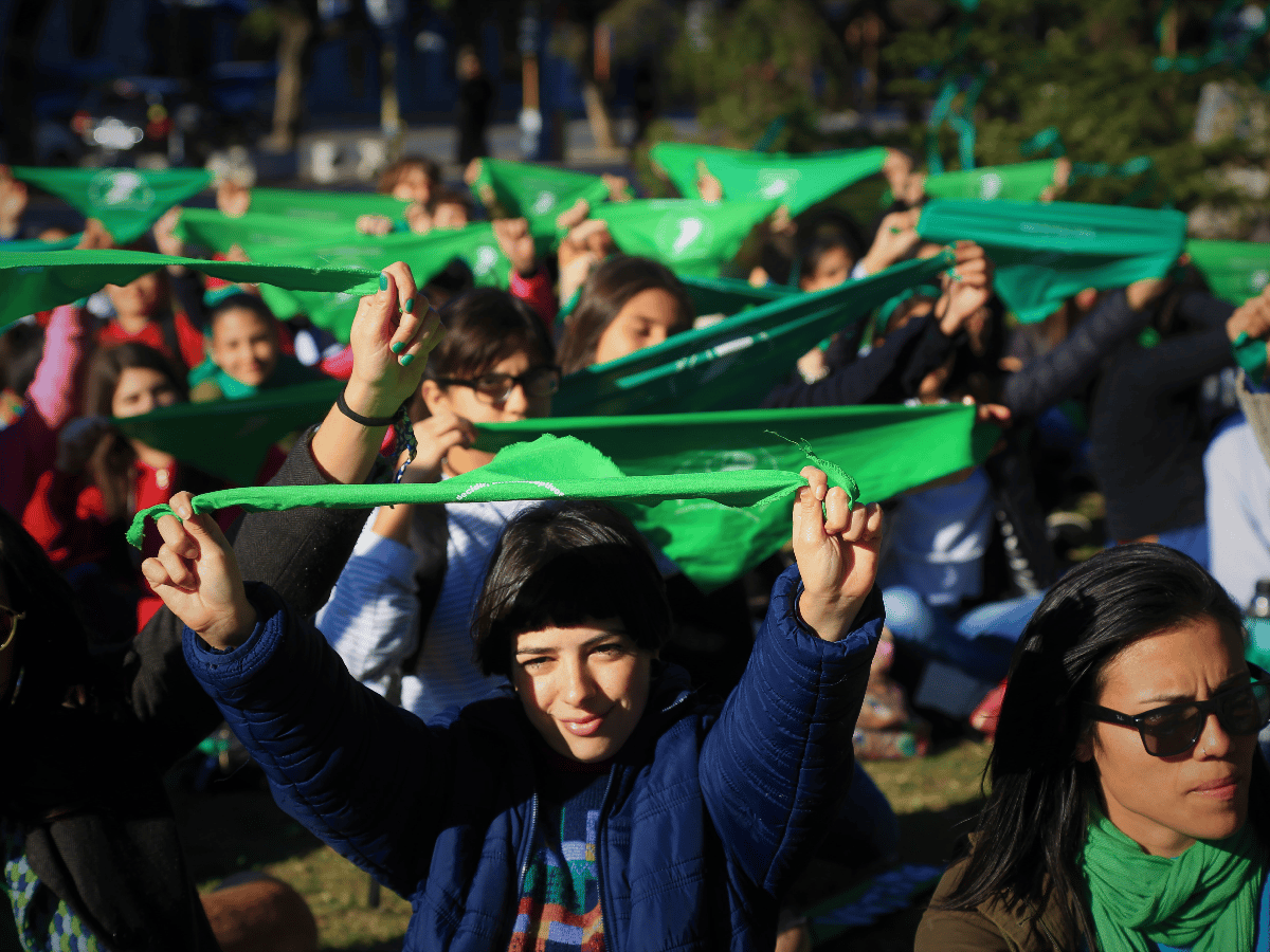 La Justicia Electoral habilitó pañuelos verdes y celestes en las boletas