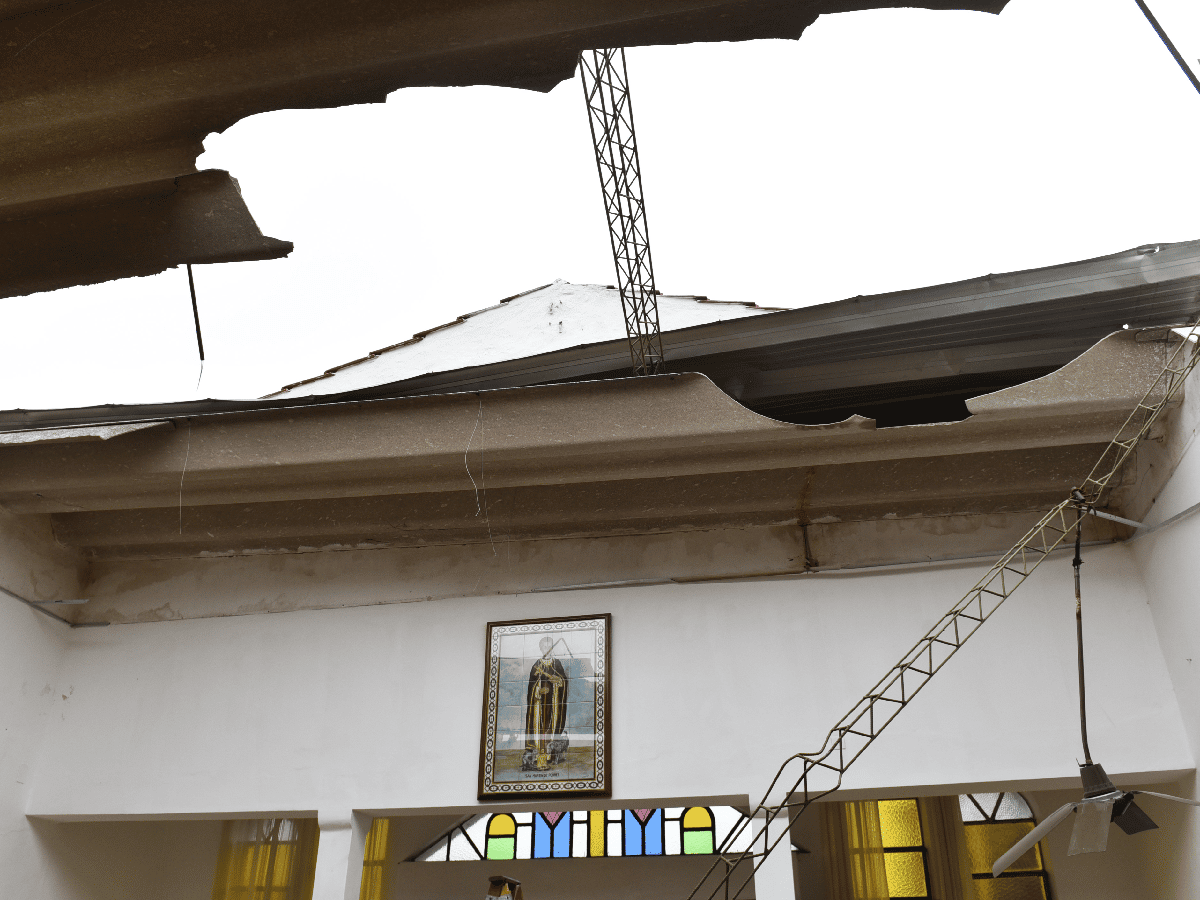 Capilla San Martín de Porres: sin techo, preocupan los daños que se siguen generando en el edificio
