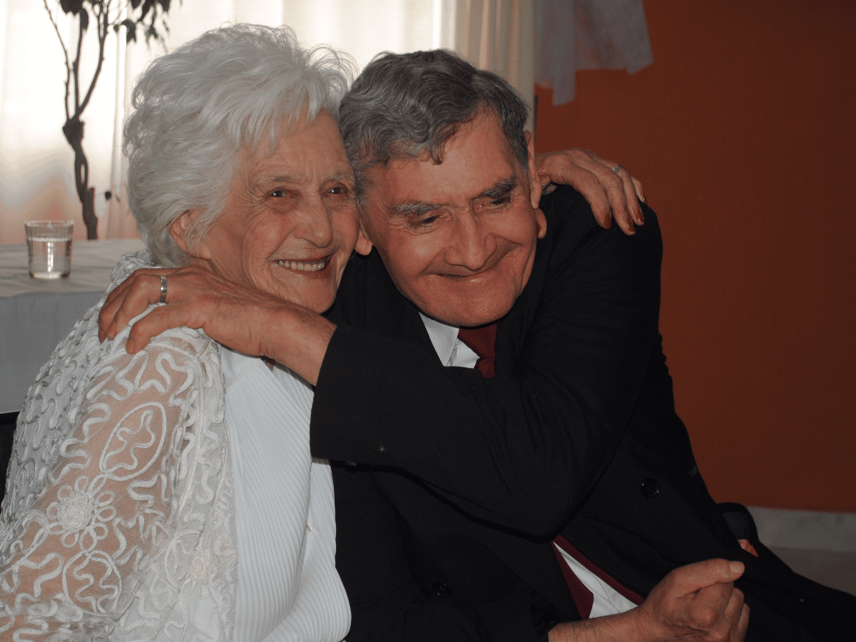 Se conocieron en el Hogar de Ancianos de  La Francia y se casaron con 86 y 69 años    