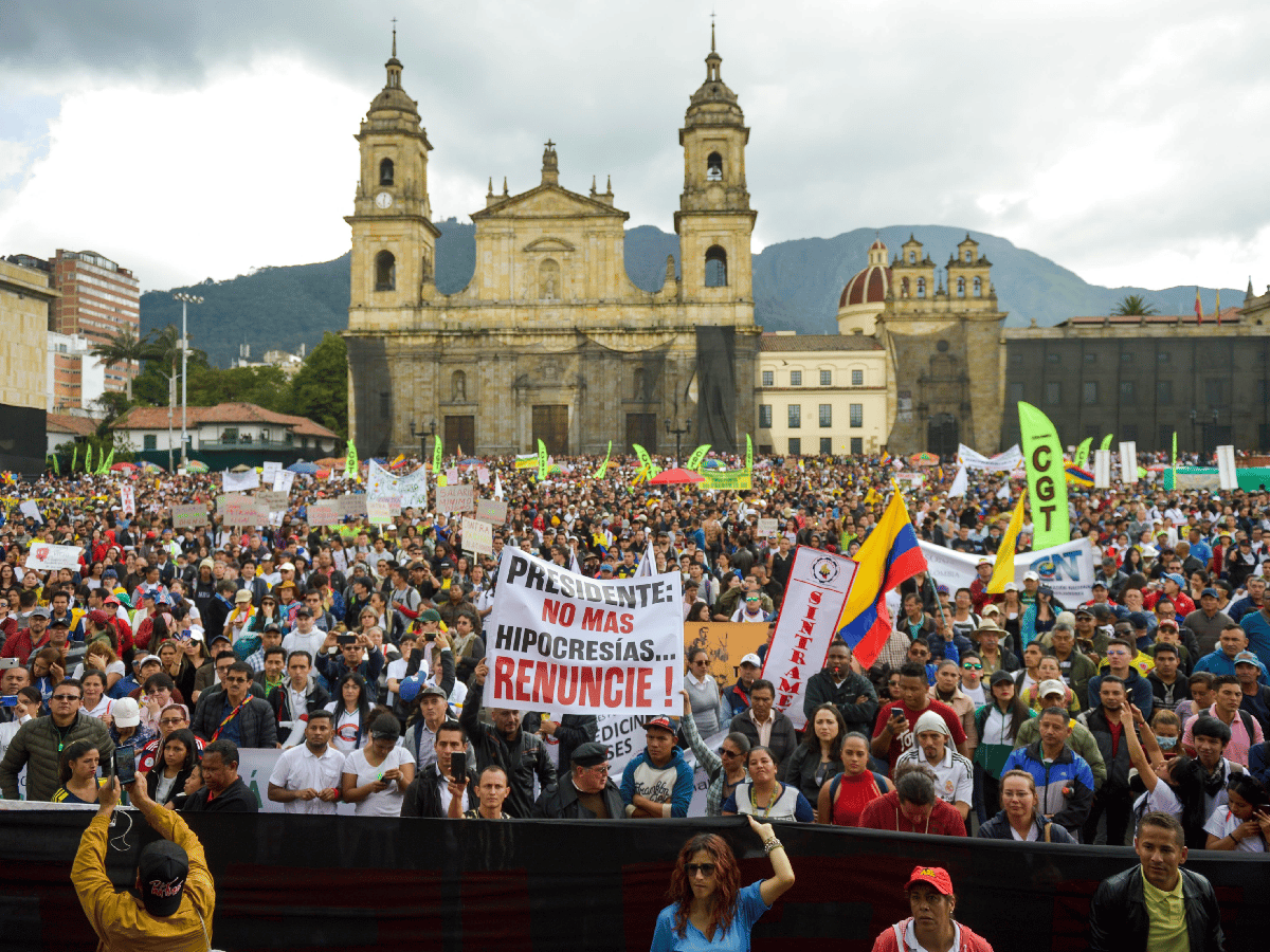 Tres muertos en protestas en Colombia 