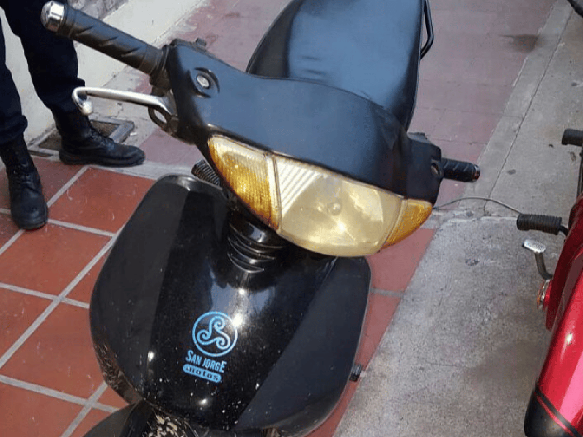 La policía recuperó una moto robada en 2008