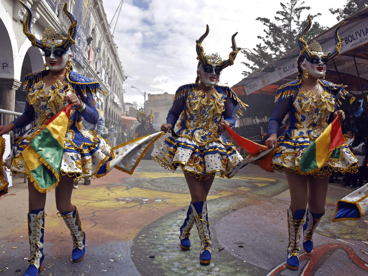 Mayor carnaval de Bolivia, de luto por muertes en temporada de lluvias