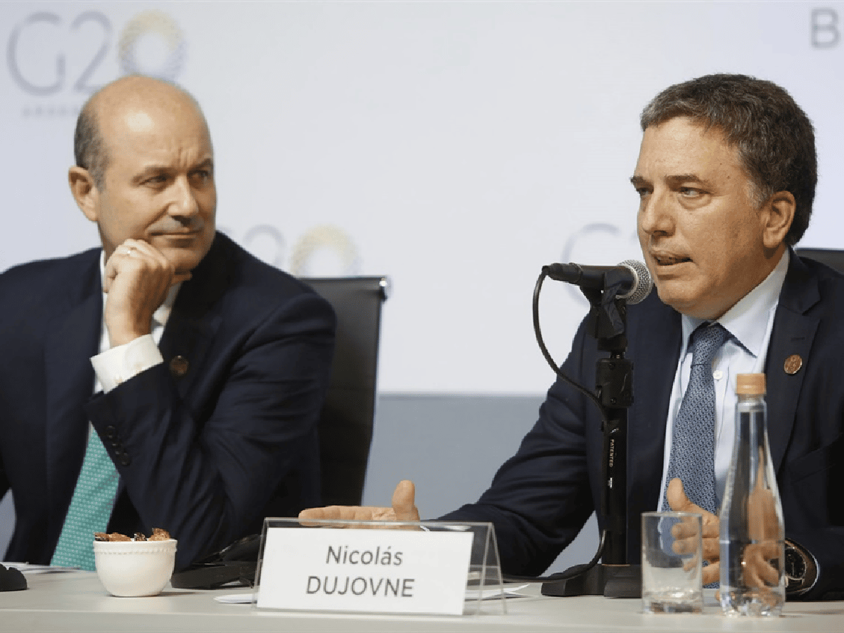 Dujovne y Sturzenegger darán detalles del préstamo del FMI
