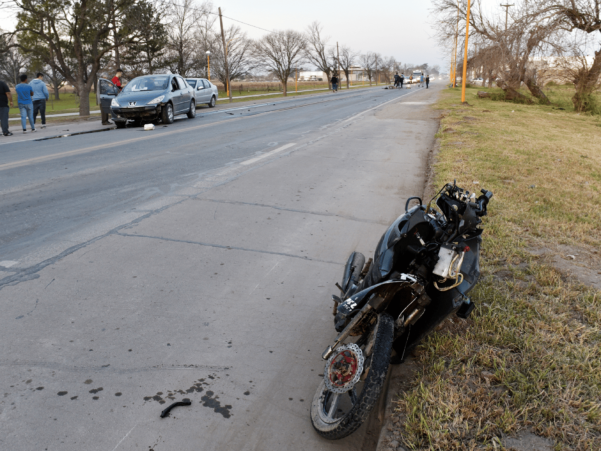 Motociclista salvó su vida de milagro tras chocar con un auto frente al exFelmar