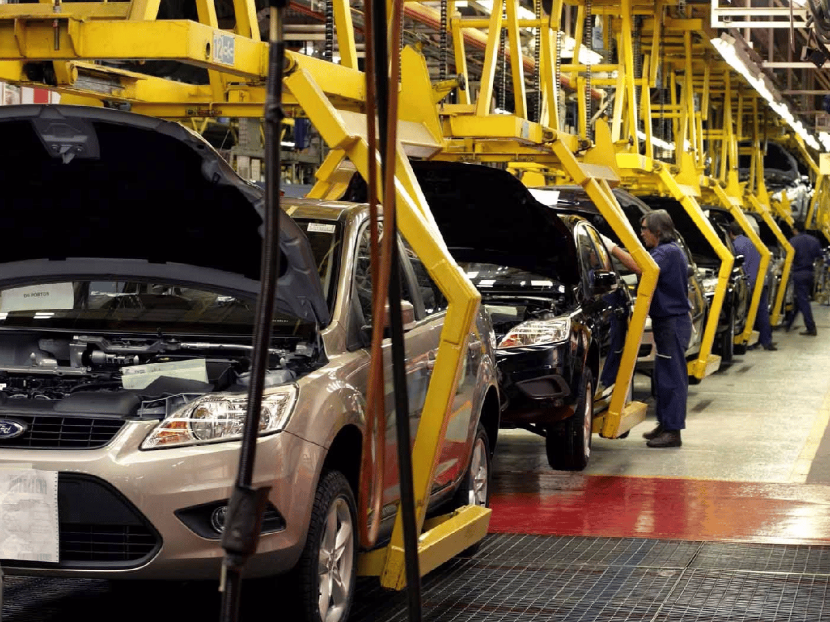 La producción nacional de autos bajó 0,1% en 2017