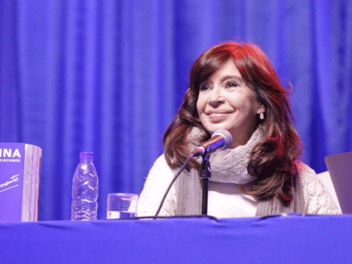 [Video] Cristina Kirchner: "Es hora de que en la política se vuelva a hablar de sentimientos, de sensibilidad"