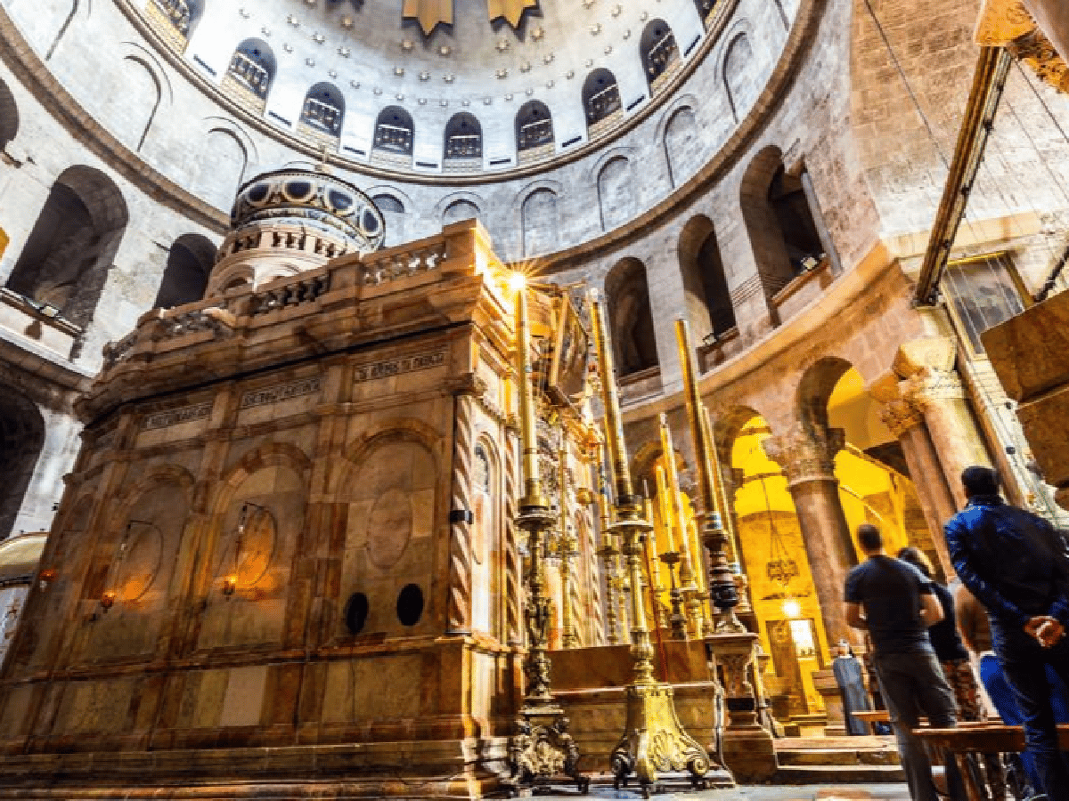  Reabrieron la basílica del Santo Sepulcro