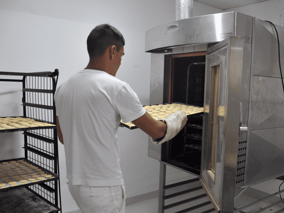 Panadería de La Luciérnaga proyecta vender al público en 2018
