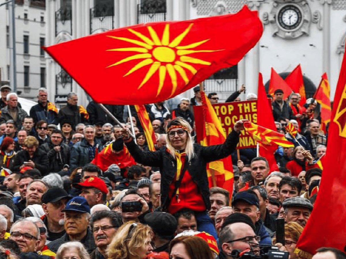 Macedonia cambia de nombre y se encamina a terminar su conflicto con Grecia