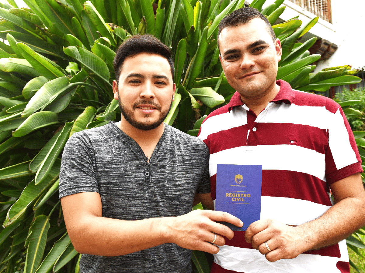 Marcos y Alan hacen historia en Frontera: celebraron el primer matrimonio igualitario