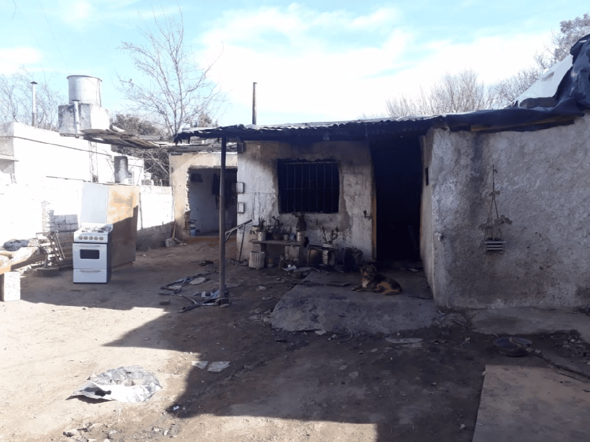 Por una confusión, le incendiaron la casa a un peón rural en Río Cuarto